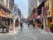 南京市江宁区东山街道竹山路 59 号万达广场室内中庭环绕 P2 高清 LED